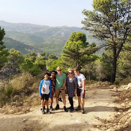 Finca Las Morenas Yunquera Екстериор снимка